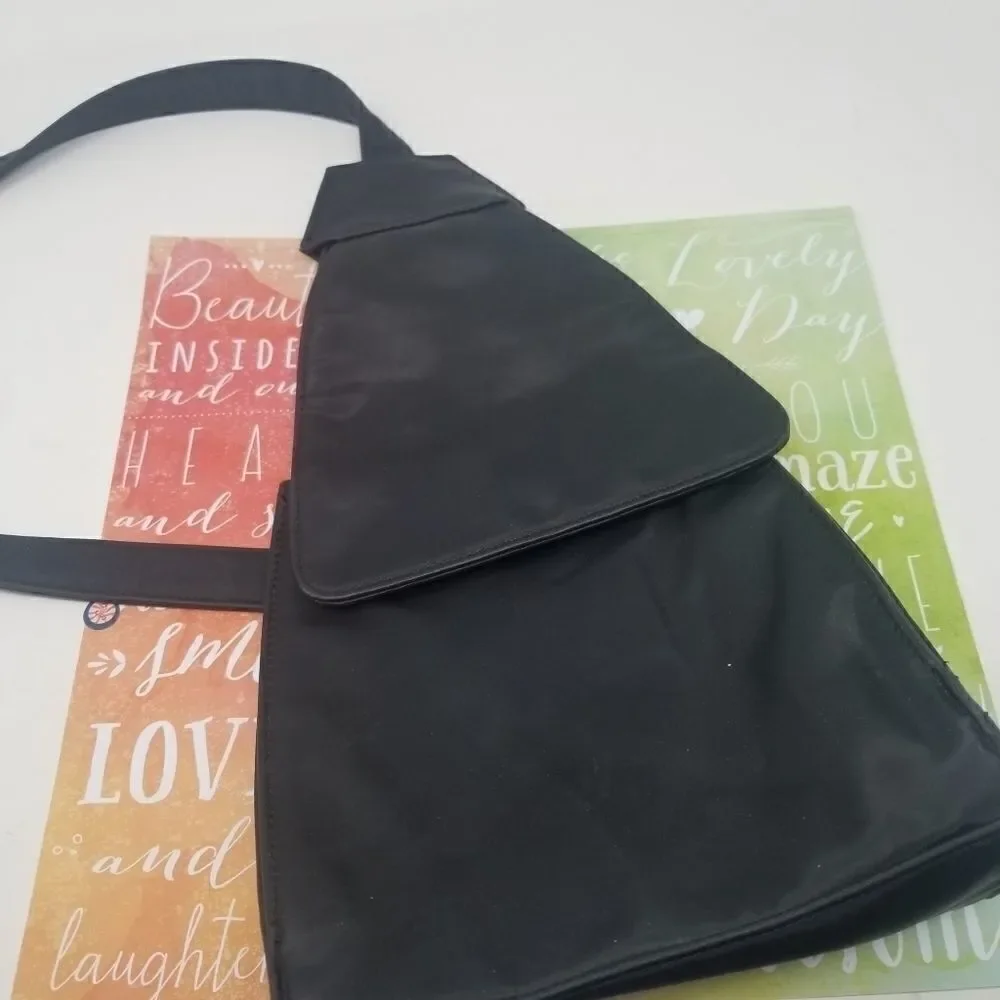 BLACK AMPLIFY SLING PACK - Picture 7 of 7